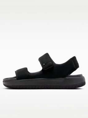 Nike Calm
Women's Sandals